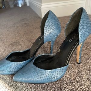 Aldo - Blue pointed toe heels